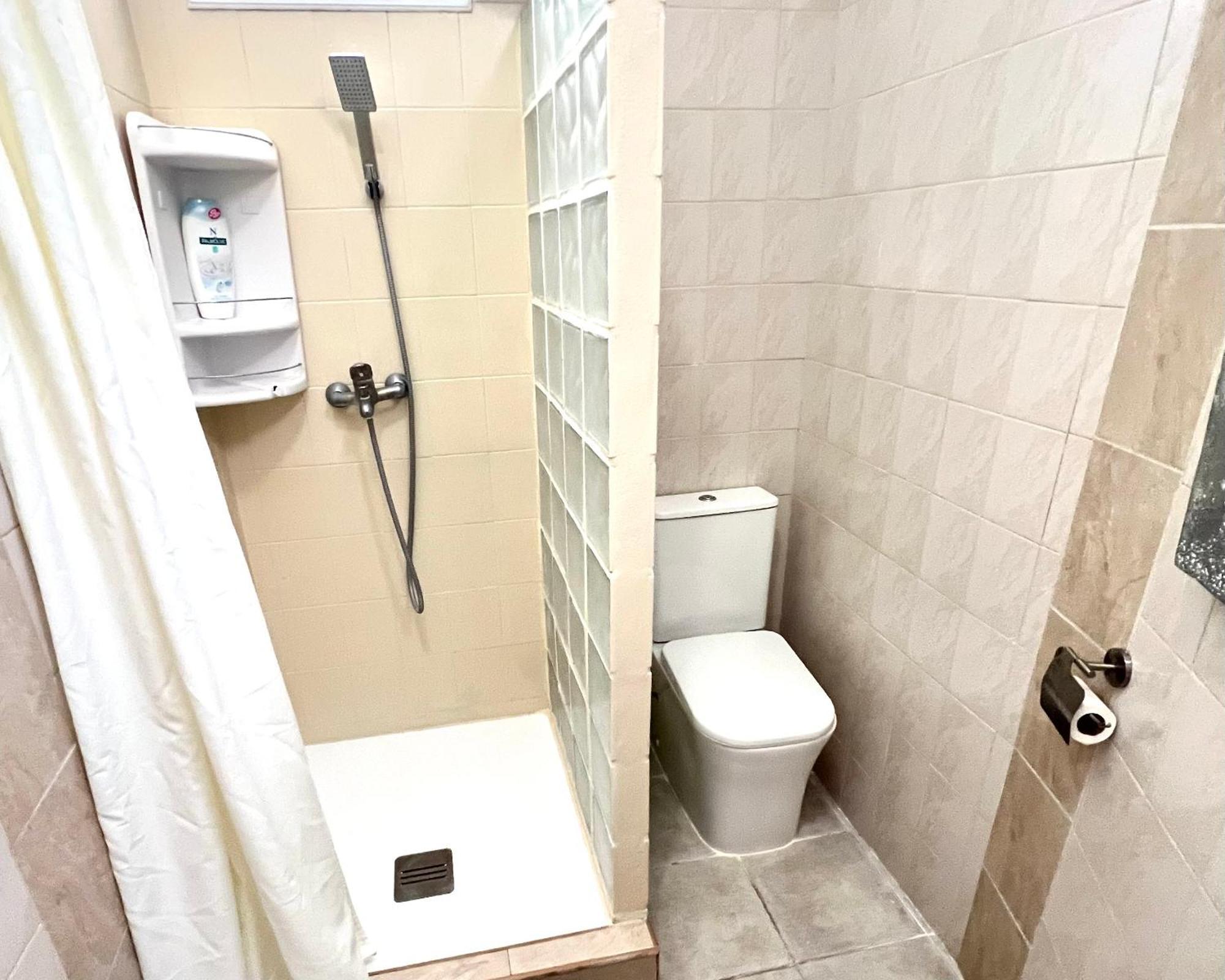Alcamar Habitacion Privada Con Las Areas De Sala, Cocina Y Bano Que Se Comparten Cerca Al Mar! Alcalá la Real Екстериор снимка